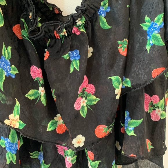 Zara Ruffle Top - Picture 3 of 3